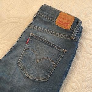 Levi's Women's 314 Shaping Straight Leg Jeans in Blue with Tan Patch and Red Tab